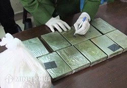 Vận chuyển tiền trái phép phạt bao nhiêu năm tù? Xử lý khi chuyển tiền mà không nhận được hàng ?