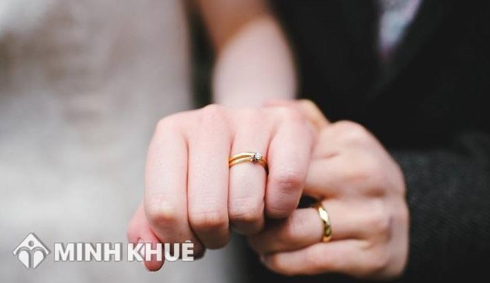 Đăng ký kết hôn với người nước ngoài ở Đà Nẵng cần những giấy tờ gì ? Có cần về nơi có hộ khẩu thường trú để đăng ký không ?
