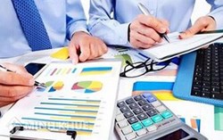 Chồng làm Giám đốc công ty vợ có được làm Kế toán trưởng không?
