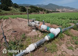 Quyền về cấp, thoát nước qua bất động sản liền kề theo quy định pháp luật dân sự hiện hành