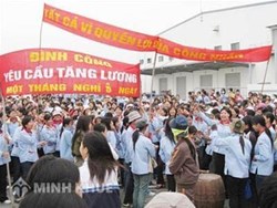Kỷ luật lao động như thế nào mới là đúng Pháp luật? Có được trừ lương người lao động khi vi phạm nội quy lao động theo quy định mới nhất hay không?