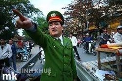 Công an phường có quyền kiểm tra giấy tờ <strong>xe</strong> máy khi <strong>xe</strong> <strong>không</strong> <strong>lưu</strong> thông ?