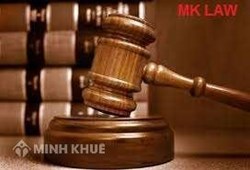 Cách giải quyết khi bị người tâm thần ném chai vào nhà?