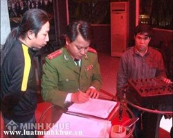 Kinh doanh điện thoại nhưng mua bán máy tính xách tay ?