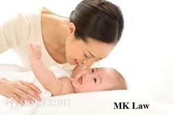 Tư vấn về làm lại giấy khai sinh theo họ mẹ ?