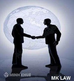 Cơ quan hiện đang có ý muốn chuyển tôi sang làm lĩnh vực trái chuyên ngành có đúng luật ?