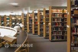 Người làm công tác thiết bị kiêm thư viện trường tiểu học có được hưởng phụ cấp ưu đãi không?