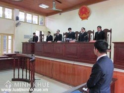 Phiên tòa vắng mặt bị đơn, nguyên đơn và đương sự thì giải quyết thế nào ?