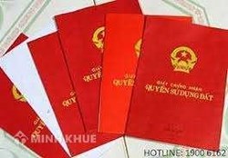 Quyền của chủ hộ đối với giấy chứng nhận quyền sử dụng đất ?