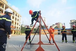 Tư vấn về điều kiện xin vào làm việc tại cảnh sát phòng cháy chữa cháy ?