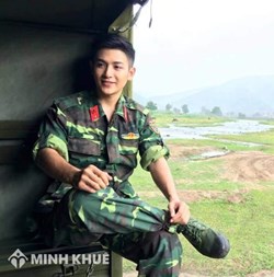 Đang đi học có phải tham gia nghĩa vụ quân sự không ? Cách đăng ký tự nguyện nhập ngũ ?