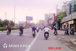 Mức phạt lỗi lấn tuyến (đi <strong>sai</strong> làn đường) là <strong>bao</strong> nhiêu tiền ? Xử lý tai nạn giao thông