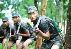 Gia đình neo đơn có được miễn nghĩa vụ quân sự không ?