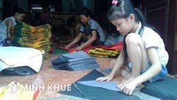 Ký hợp đồng với người lao động 17 tuổi có phạm luật không ?