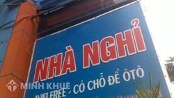 Khách vào nghỉ có phải yêu cầu xuất trình chứng minh thư nhân dân không ?