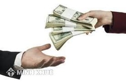 Lừa đảo bằng cách tặng <strong>tiền</strong> và đồ trang sức ? Cách khởi kiện <strong>đòi</strong> <strong>lại</strong> tài sản bị lừa