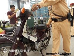 Cách giải quyết xe có dấu hiệu hàn tháp số khung, số máy ?