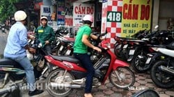 Tư vấn về Quyền của người cầm đồ xe máy ?