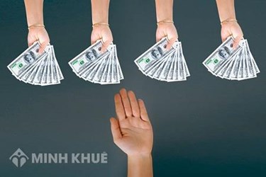 Tạm dừng đóng bảo hiểm xã hội thì thẻ bảo hiểm y tế có dùng được không ? Chế độ hưởng BHYT ?