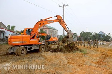 UBND xã có thẩm quyền thu hồi đất trong trường hợp nào ? Mức tiền bồi thường trong thu hồi đất ?