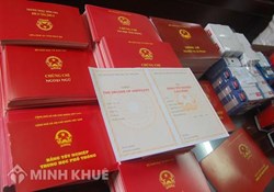 Sử dụng bằng giả bị xử phạt như thế nào ? Mua bán bằng giả có phạm tội không ?