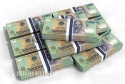 Yêu cầu nộp lệ phí và tiền để được làm việc có bị truy cứu trách nhiệm hình sự hay không ?