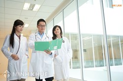 Nghĩa vụ tổ chức khám sức khỏe và khám chuyên khoa phụ sản định kỳ đối với lao động nữ ?