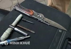 Mang <strong>dao</strong> phòng thân có được pháp luật cho phép không ? Dùng <strong>dao</strong> <strong>đâm</strong> người khác phạm tội gì ?