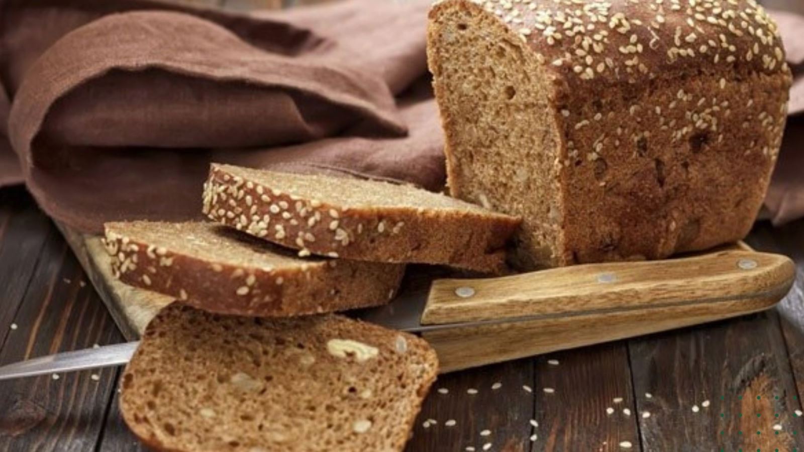 Những điều cần biết về sự khác biệt bánh mì đen và bánh mì trắng