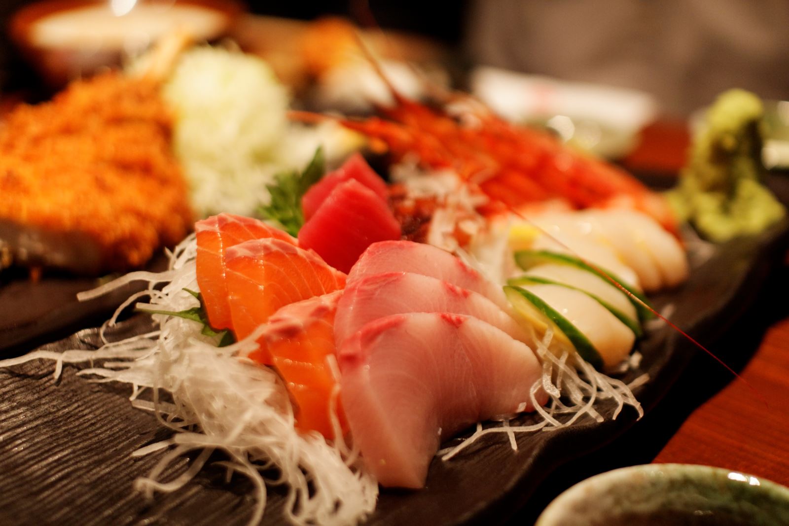 Sashimi là gì? Phân biệt sushi và sashimi như thế nào?