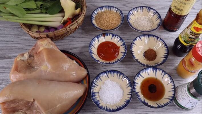 Các cách làm khô gà lá chanh đơn giản bằng chảo, nồi chiên không dầu