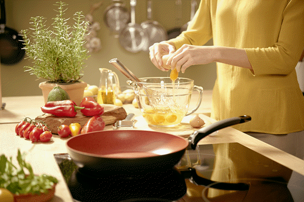 Làm thế nào để chiên đồ ăn không bị bắn dầu
