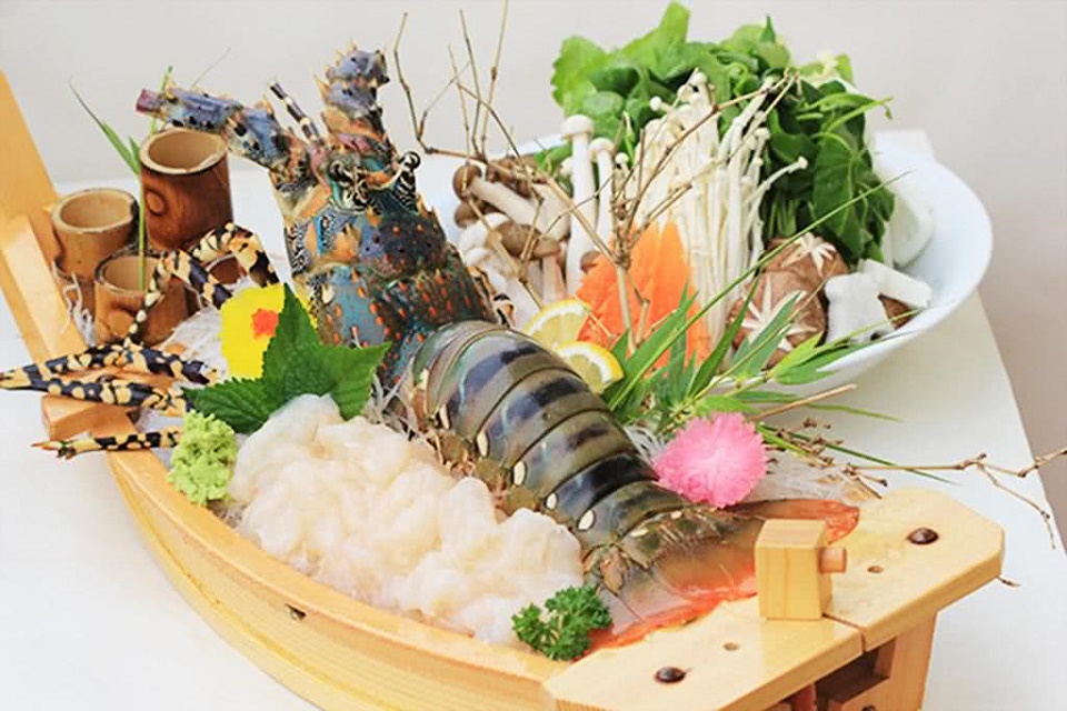 Tôm hùm làm gì ngon? Những món ngon chế biến từ tôm hùm hấp dẫn