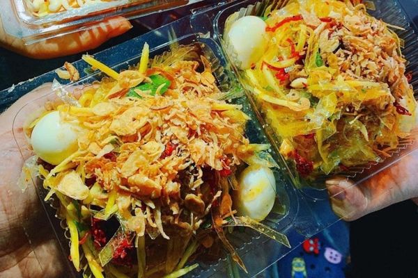 Bánh tráng trộn chứa bao nhiêu calo ? Ăn bánh tráng trộn có béo Không?