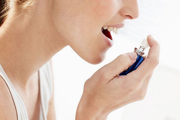 Hướng dẫn cách sử dụng thuốc xịt sát khuẩn họng