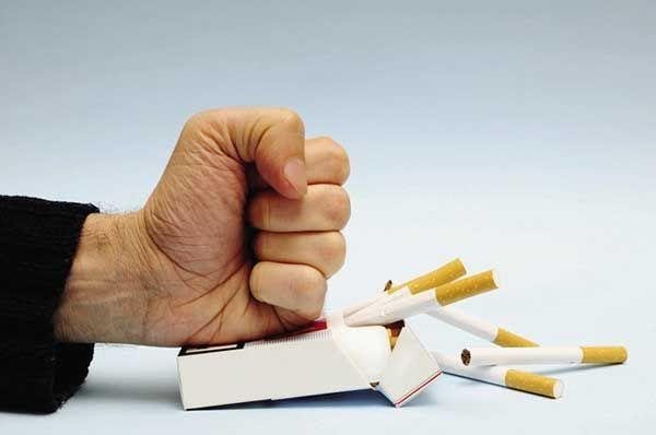 Vì sao những người cố gắng bỏ thuốc lá lại tăng cân?