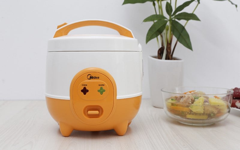 Top 4 mẫu nồi cơm điện có nắp gài thương hiệu Midea dưới 1 triệu
