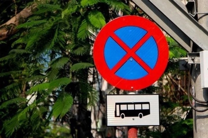 Biển cấm dừng, đỗ có hiệu lực sau biển bao nhiêu mét?