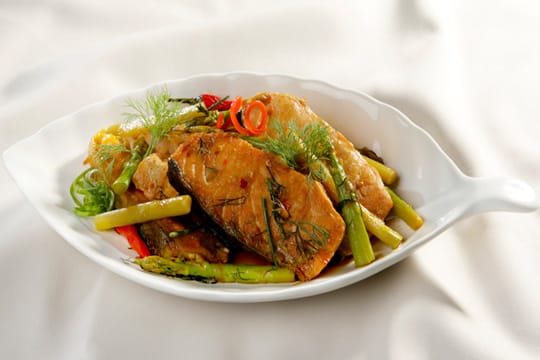 Cá chim trắng làm món gì ngon? Cách sơ chế để cá không tanh