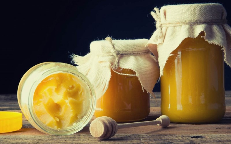 Cách nhận biết mật ong thật, giả và cách bảo quản mật ong
