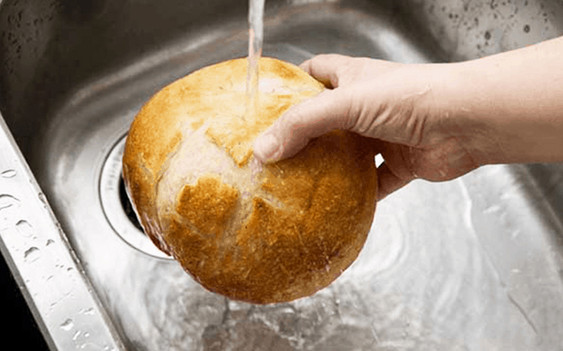 Mẹo bảo quản bánh mì giòn lâu, để được lâu không bị khô, mốc