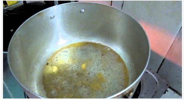Phương pháp làm bắp rang bơ bằng nồi đơn giản tại nhà