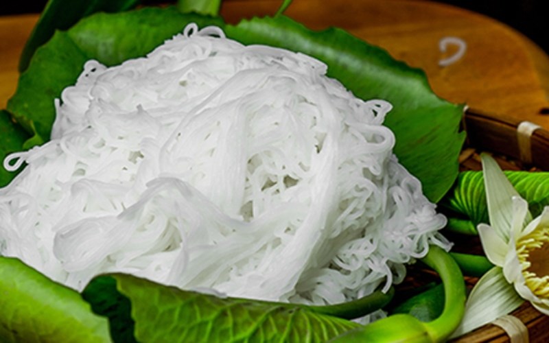 Bún làm từ gì, bún bao nhiêu calo?