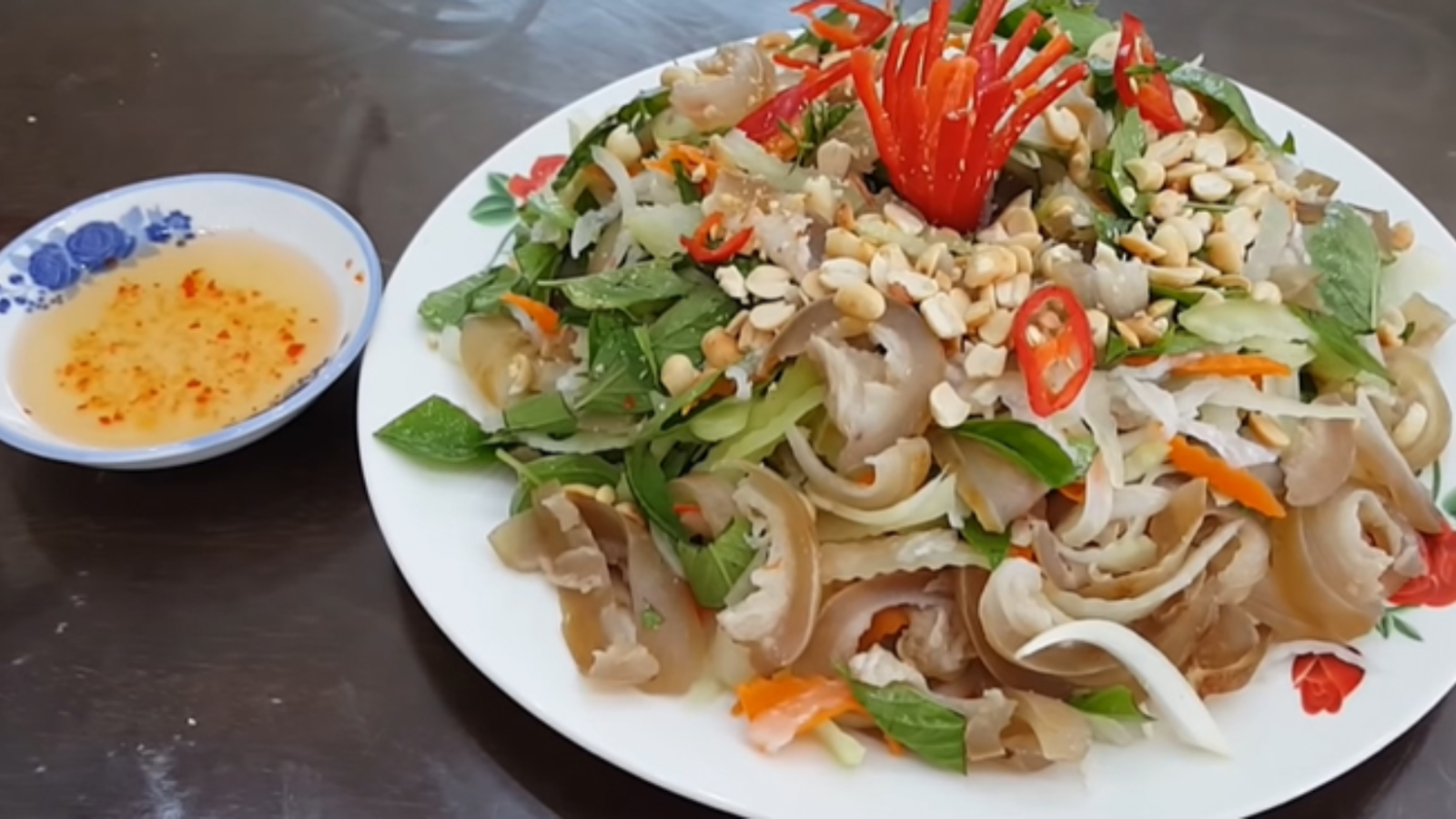 Cách làm gỏi bò thơm ngon giải ngấy cho bữa ăn gia đình