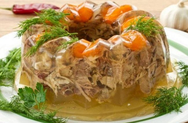 Gà nấu đông với da heo