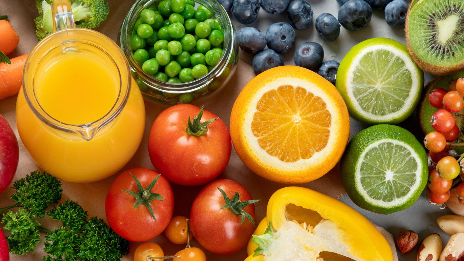 Những thực phẩm giàu vitamin C bên cạnh cam không phải ai cũng biết