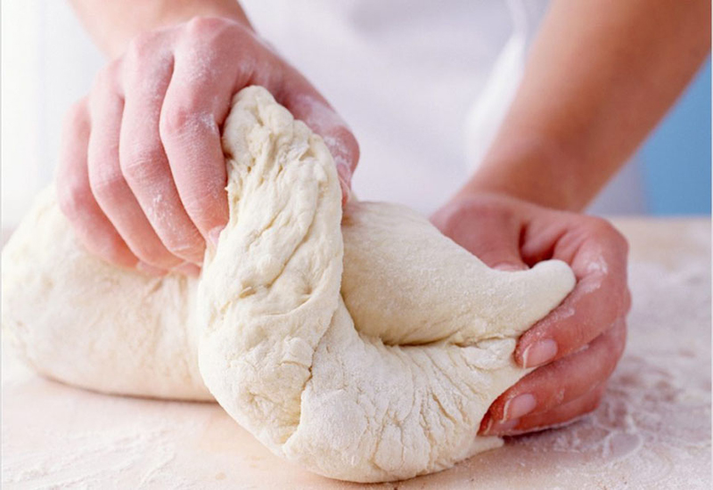 Cách làm bánh pizza tại nhà đơn giản thơm ngon