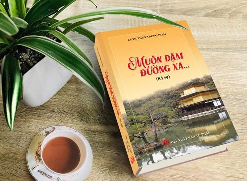 Sách Ký Sự Muôn dặm đường xa - TS.LS. Phan Trung Hoài