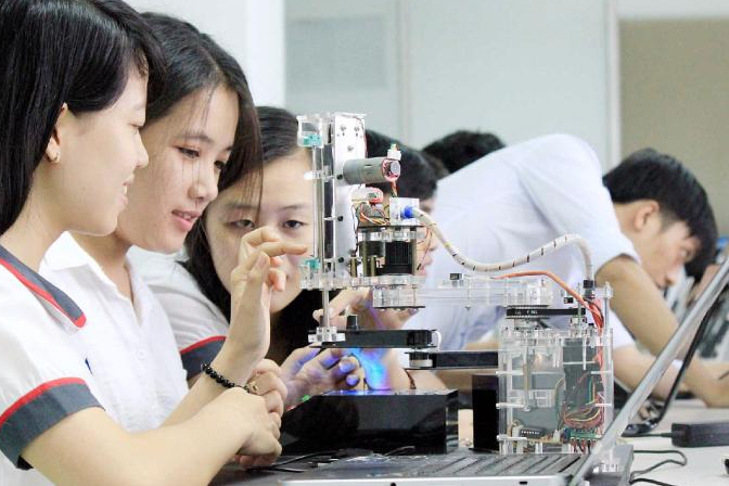 Nêu một trong những nhiệm vụ của khoa học và công nghệ ở nước ta