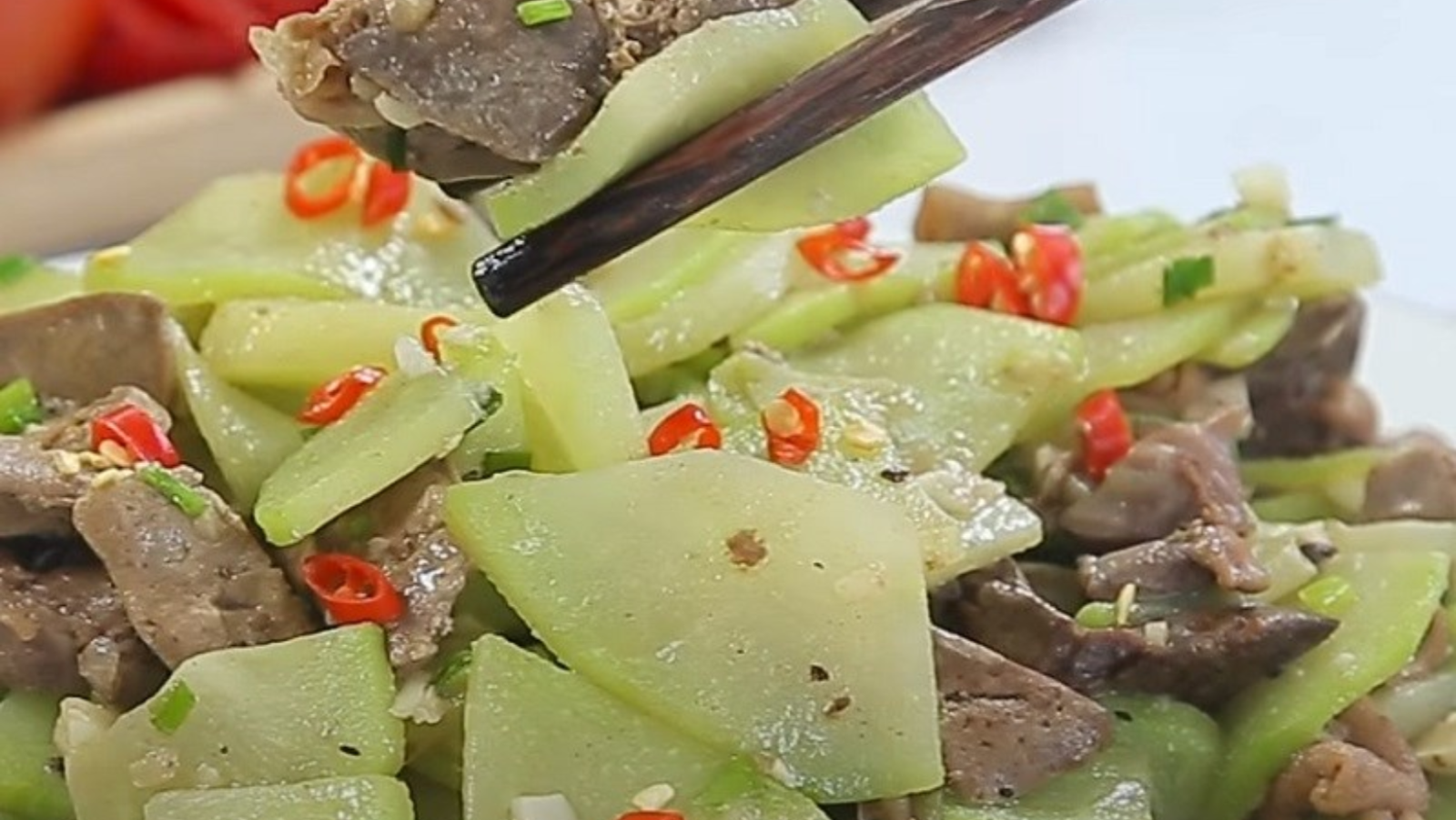 Cách làm su su xào thơm ngon hấp dẫn dễ làm cho bữa cơm gia đình